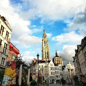 https://artistic-world-brussels.brusselshotelsbook.com